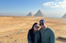 Giza Pyramid's Sunrise with Camel Ride and Breakfast