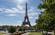 Paris: Eiffel Tower Guided Tour to Summit