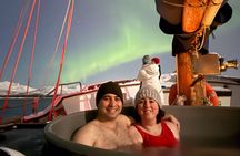 Northern Lights Yacht Cruise with Dinner and Hot Tub from Tromsø