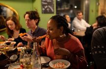 Barcelona Evening Small-Group Tapas and Wine Tour in Poble Sec
