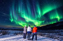 Northern Lights Hunt from Rovaniemi with Folk Tales and Snacks over Campfire
