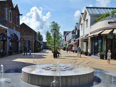 Shopping experience at Bataviastad Fashion Outlet with private transportation