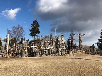 Tour from Riga - Vilnius via Bauska, Rundale, The Hill of Crosses