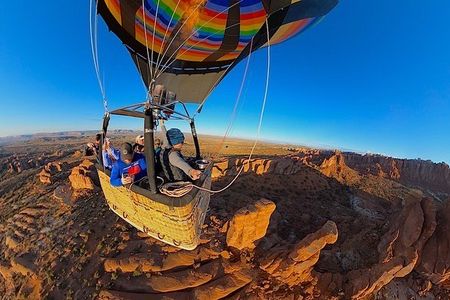 Breathtaking Hot Air Balloon Ride over Moab, Utah