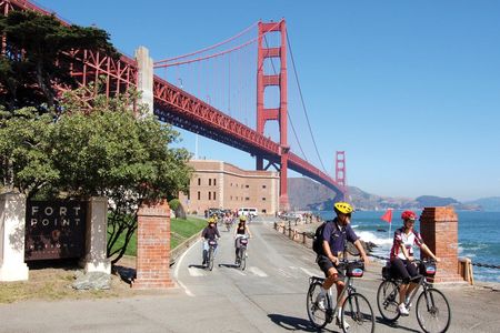 Golden Gate Bridge guided tour by bike