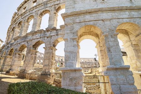 Roman heritage walking tour of Pula