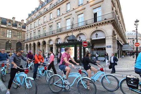 Evening bike tour of Paris and Seine cruise