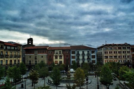 Guided tour of Vitoria and Salinas de Añana from Bilbao