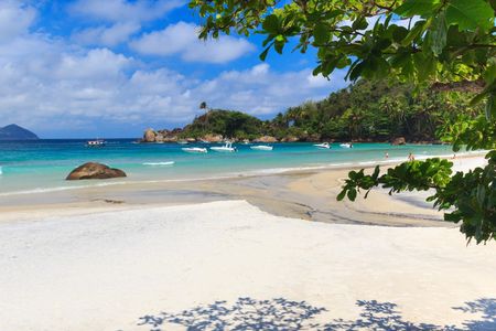 Angra Dos Reis archipelago cruise with lunch