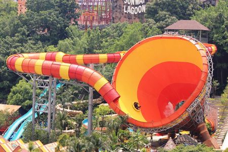 Sunway Lagoon Theme Park ticket with round-trip hotel transfer