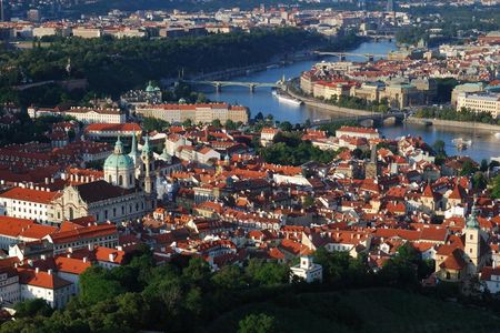 Prague full-day sightseeing tour with lunch and river cruise