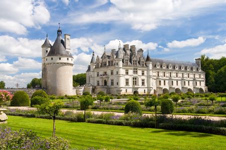 Day trip to Chambord, Chenonceau and Amboise from Paris with wine tasting