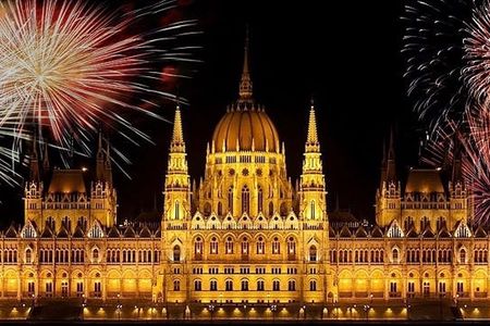 Budapest New Year cruise with dinner and free drinks