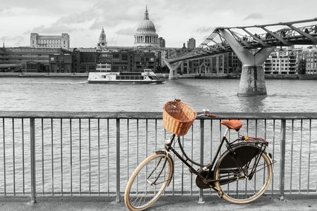River Thames bike tour