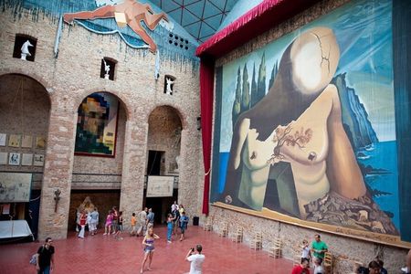 Dalí Figueres and Púbol tour from Barcelona