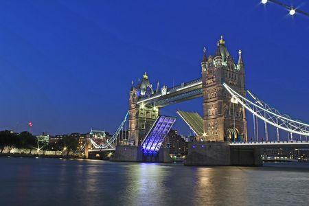 London by night taxi tour