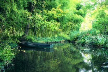 Tickets for Monet's House with Bus Transfer from Paris