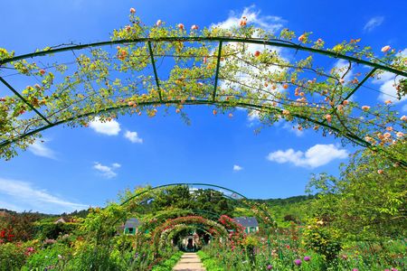 Full-Day Trip to Giverny and Claude Monet's House and Gardens from Paris