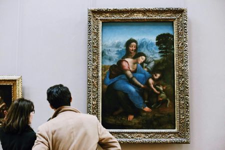 Louvre Museum Private Guided Tour with Reserved Entry