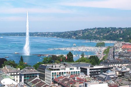 Guided Geneva city tour by bus