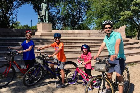 Family bike tour in Chicago