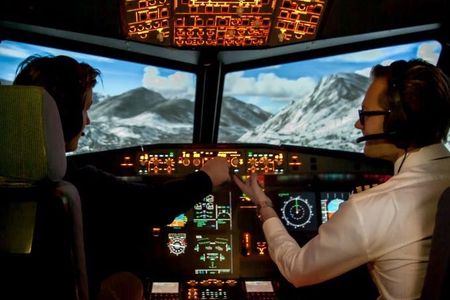 60-minute flight in Airbus A320 flight simulator Essen-Mülheim
