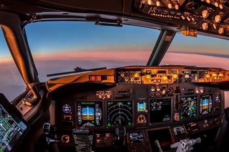 30-minute flight in Boeing B747 flight simulator Cologne