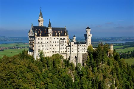 Full-day Trip to Neuschwanstein Castle and Linderhof from Munich