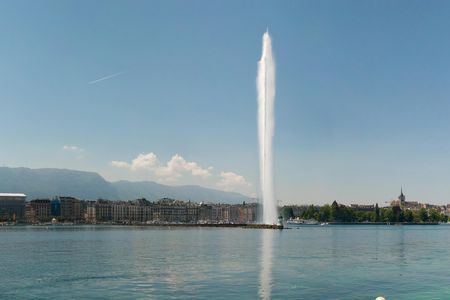Annecy and Geneva city tour with cruise on Lake Geneva