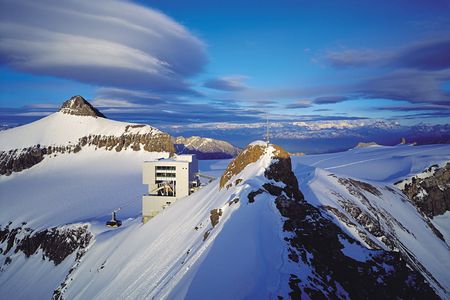 Glacier 3000 with cable car and Montreux day tour from Lausanne by bus