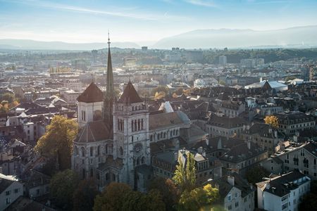 Full-day trip to Chamonix Mont Blanc with cable car-ride and Geneva city tour