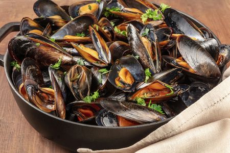 La Spezia market tour and Ligurian cuisine cooking class