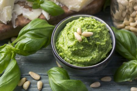 Pesto cooking class in Manarola