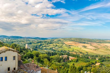 The essence of Tuscany tour with wine tasting and lunch