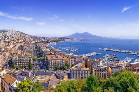 Walking gourmet food tour in Naples