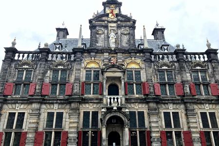 Hike and Beer food tour in Delft