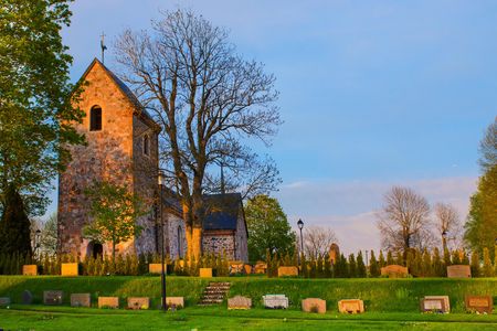 Public small-group church history tour