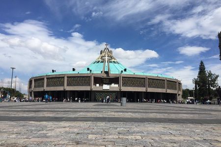 Teotihuacan pyramids and Basilica of Our Lady of Guadalupe guided tour