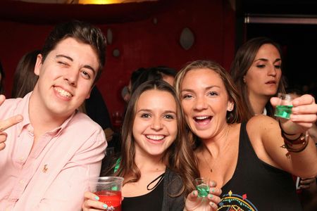 Skip the line pub crawl with VIP treatment in Prague