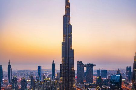 Private layover city tour of Dubai with Burj Khalifa tickets