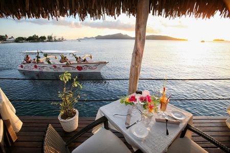 Bora Bora Romantic Sunset Cruise with Dinner
