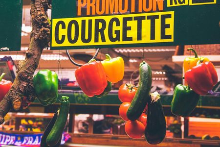 Gourmet food tour in Les Halles-Montorgueil neighborhood