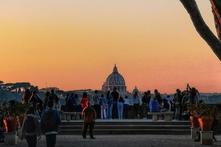 Private seven hills of Rome tour by car