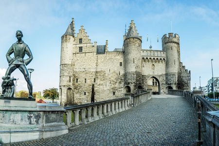 Self guided tour with interactive city game of Antwerp