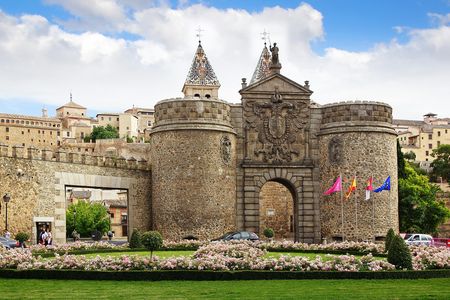 Toledo full-day tour and zipline ticket