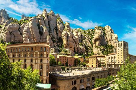 Montserrat experience with roundtrip trasportation from Barcelona