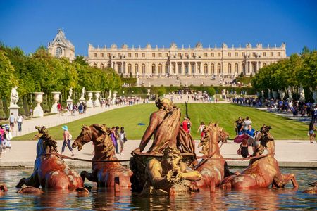 Private full-day trip to Giverny and Versailles from Paris