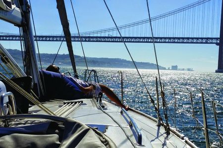 Lisbon private cruise with a welcome drink