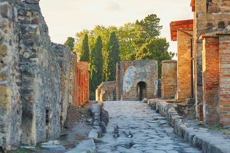 Pompeii and Naples full-day walking tour
