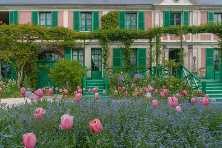 Giverny with Audio Guide and Transfer from Paris